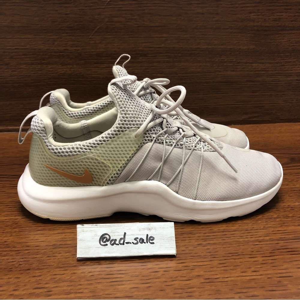 Nike Darwin Women’s Light Gray Sneakers Size 8